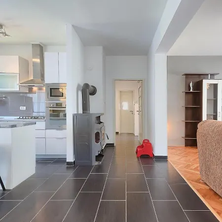 Rovere By Interhome プーラ
